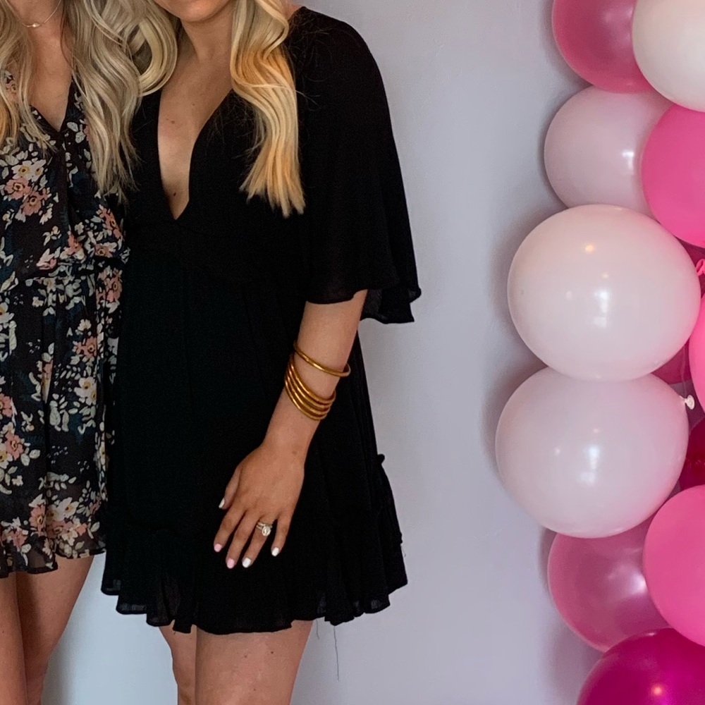 Black v neck romper (Small)